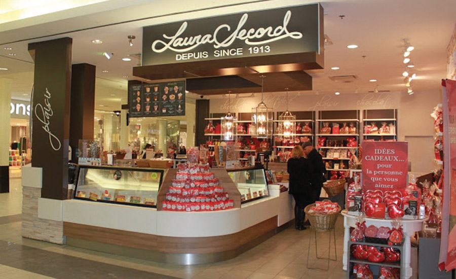 Cửa hàng bánh kẹo Laura Secord tại Canada. 