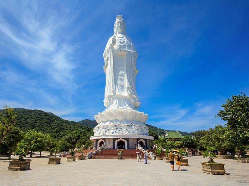 Chùa Linh Ứng là nơi có tượng Phật Quan Thế Âm cao nhất Việt Nam