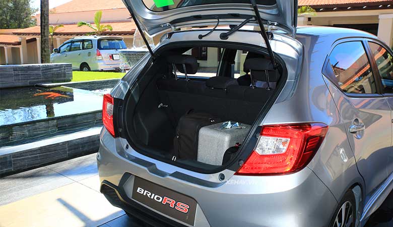Đánh giá khoang hành lý xe Honda Brio 2022