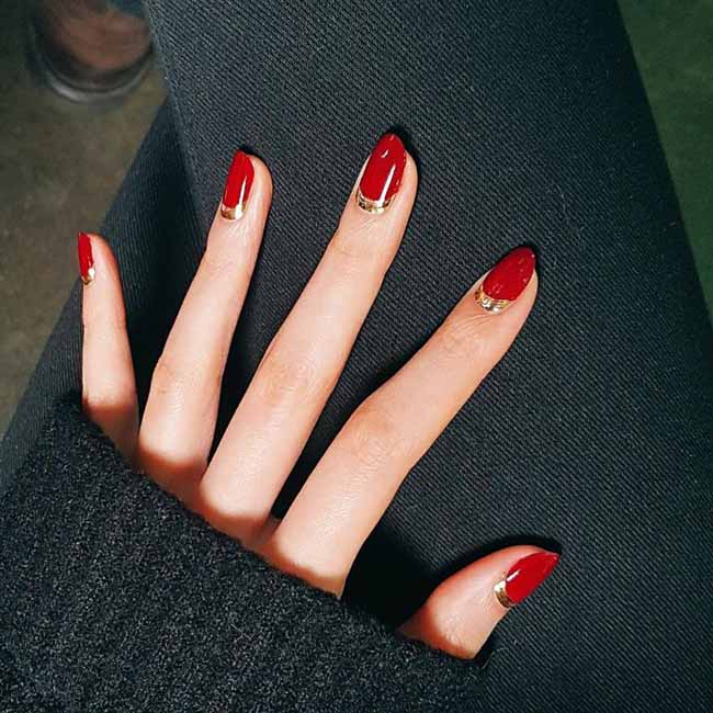11 mẫu nail đỏ xinh xuất sắc cho các nàng thêm cuốn hút mùa lễ tết