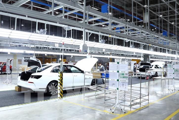 Vingroup đồng ý thay đổi dự báo ngắn hạn cho các khoản đầu tư trọng điểm vào sản xuất ô tô