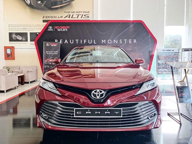 Đánh giá nhanh Toyota Camry 2019 kèm giá bán-1