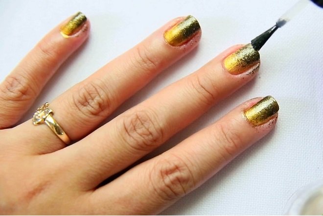 mẫu nail đẹp cho móng tay ngắn kim tuyến - Baotrithuc.vn