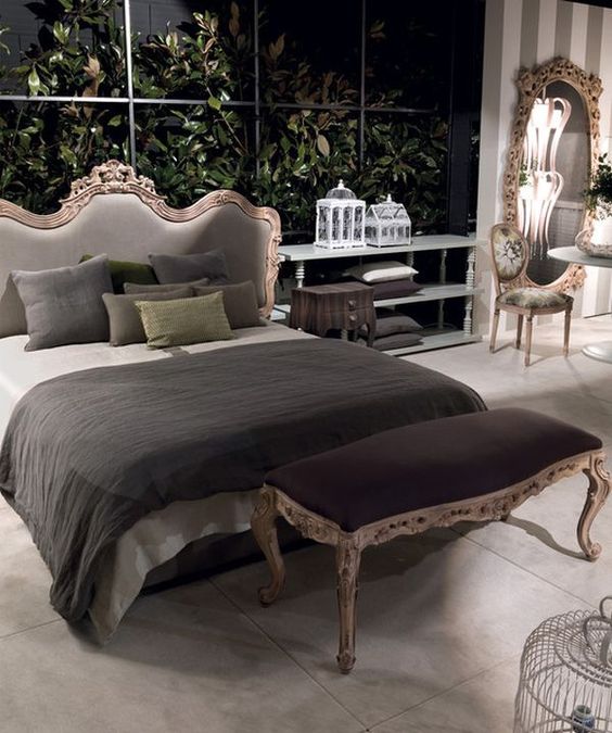 Mẫu trang trí phòng ngủ phong cách “hoàng gia” cổ điển 