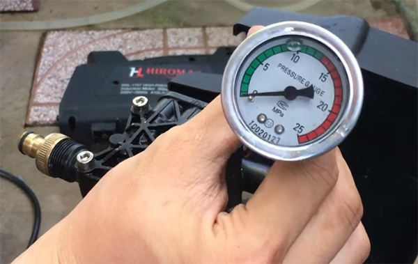 Đồng hồ áp lực c̠ủa̠ máy rửa xe - Dichvuhay.vn