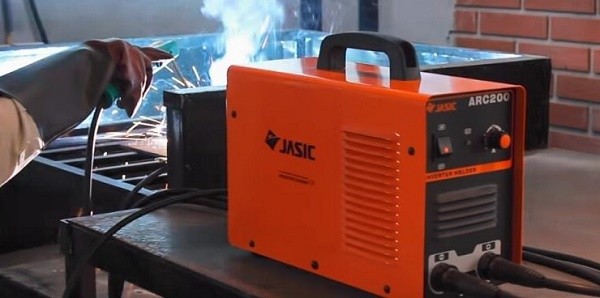 Máy hàn Jasic có khả năng làm việc mạnh mẽ tiết kiệm điện năng - Dichvuhay.vn