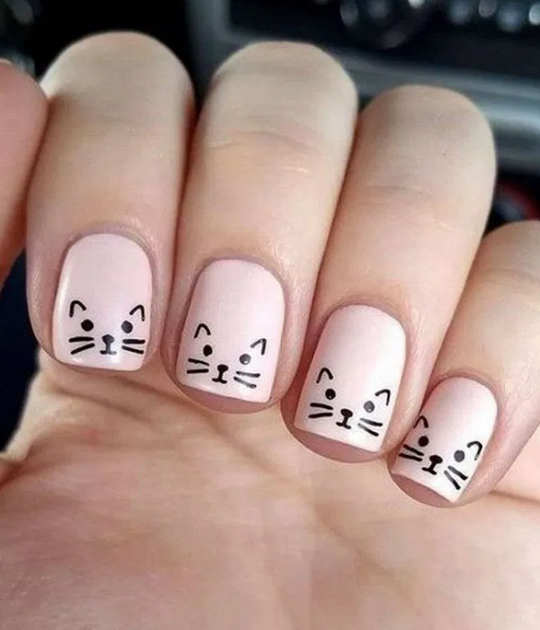 Mẫu nail hình những chú mèo tinh nghịch