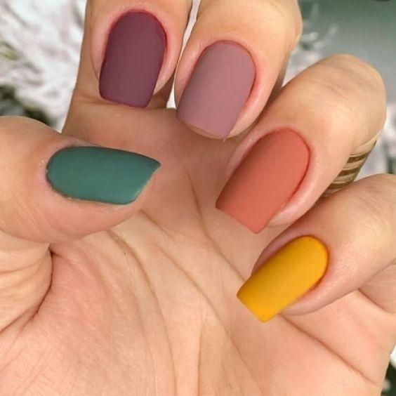 Mẫu nail pastel nhiều màu 