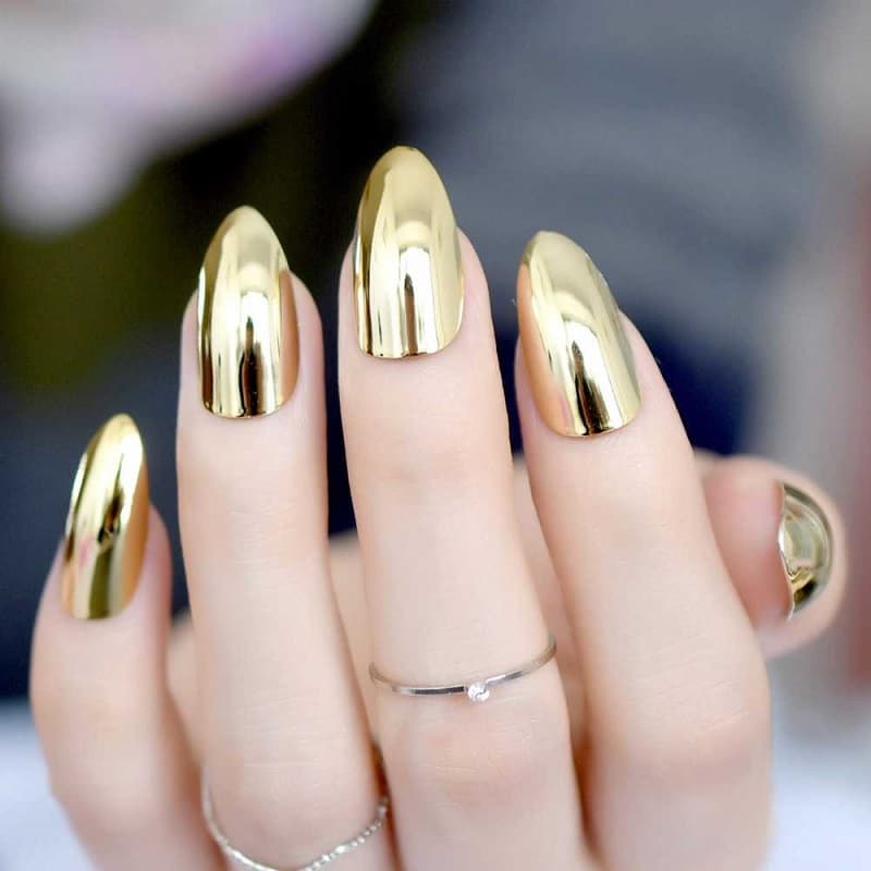 Mẫu nail tráng gương tông vàng 