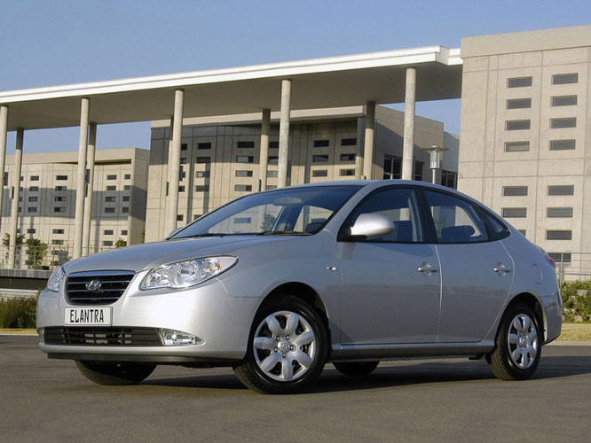 Giá xe cũ Hyundai : Elantra và những lưu ý khi mua xe