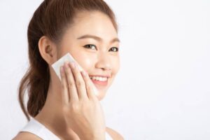 Những cách chăm sóc da mặt không gây mụn