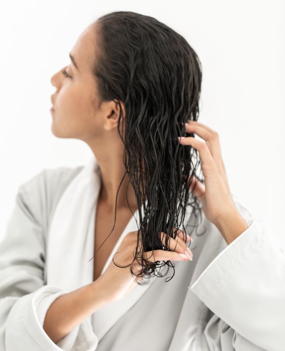 Cách chăm sóc tóc với dầu gội hằng ngày bạn cần biết
