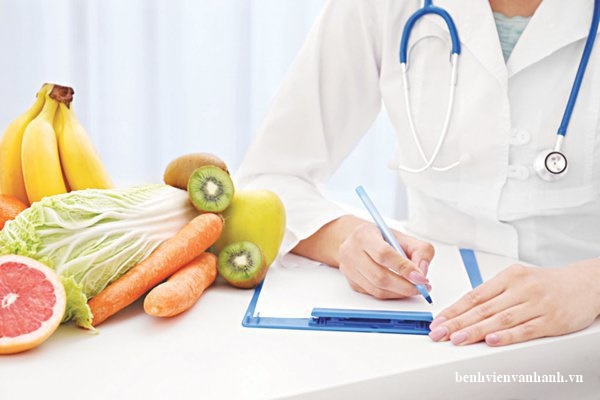 Chăm sóc sức khoẻ với dinh dưỡng cho người lớn có nên không?