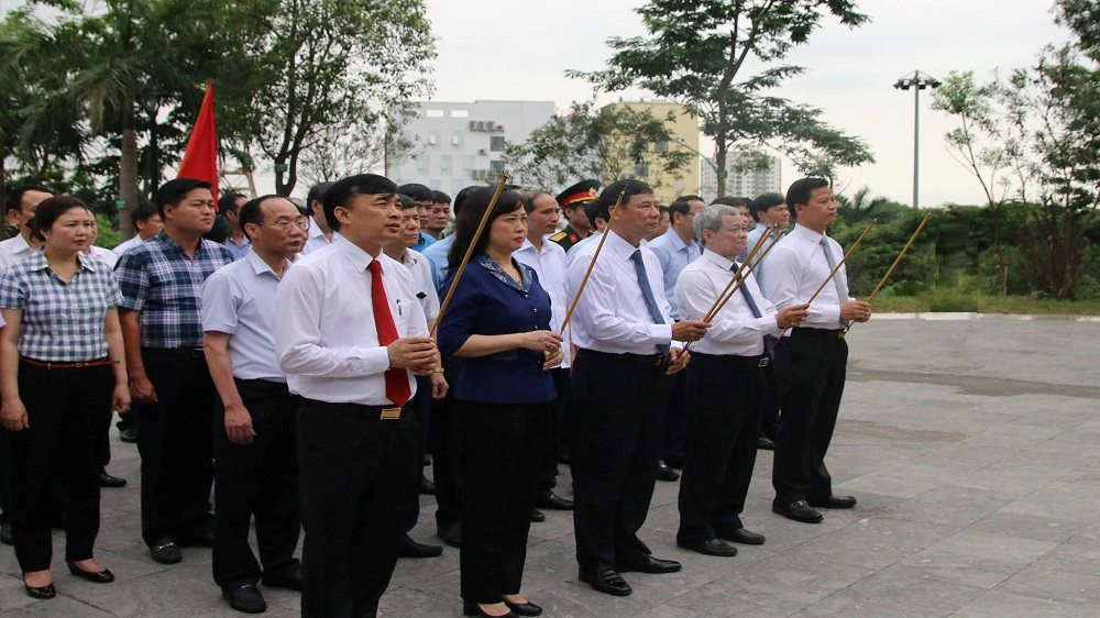 Tuần lễ áo dài Việt Nam trong dịp kỷ niệm 114 năm Ngày Quốc tế Phụ nữ