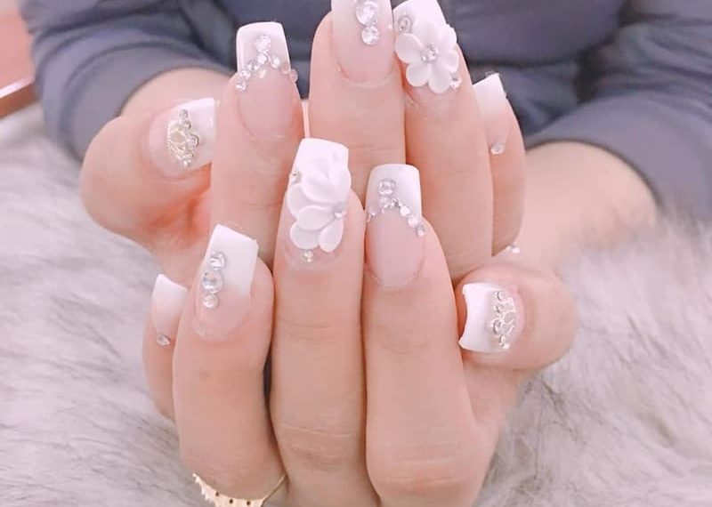 Làm Nails: Các mẫu nail lôi cuốn tháng 11 tạo sự hấp dẫn cho các chị