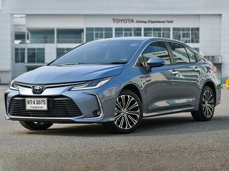 Đánh Giá Chi Tiết Toyota Corolla Altis 2024