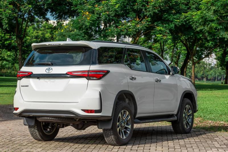 Đánh giá Toyota Fortuner kèm thông số và giá bán mới nhất 06/2024