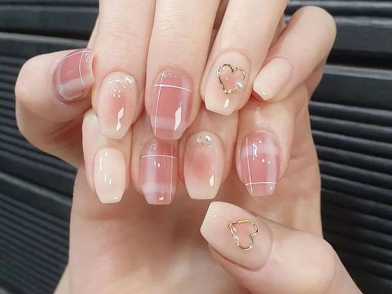 Top các mẫu nail 2024 tươi mới đang hot hiện nay