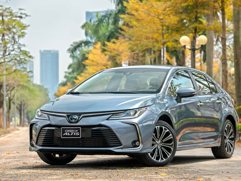 Đánh Giá Chi Tiết Toyota Corolla Altis 2024