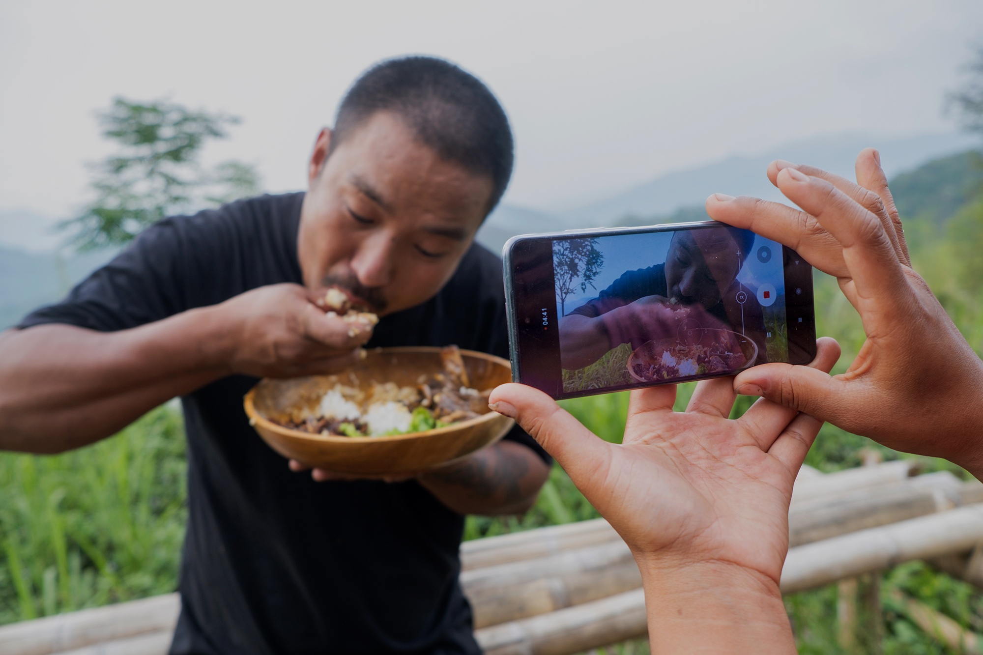 Nguoi An Do mukbang de pha dinh kien hinh anh