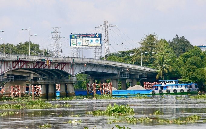 TP.HCM nâng tĩnh không cầu Bình Triệu 1 và Bình Phước 1