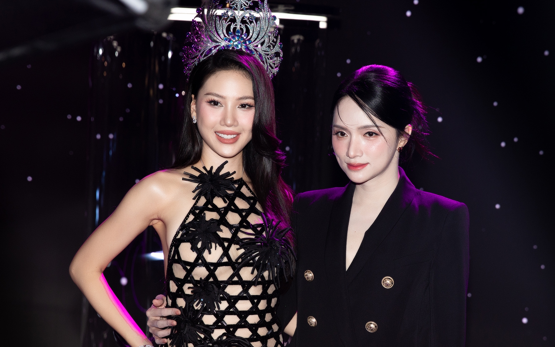 Họp báo Miss Universe Vietnam 2024: Bùi Quỳnh Hoa - Hương Giang đọ sắc, vương miện Tân Hoa hậu chỉ 24 triệu đồng