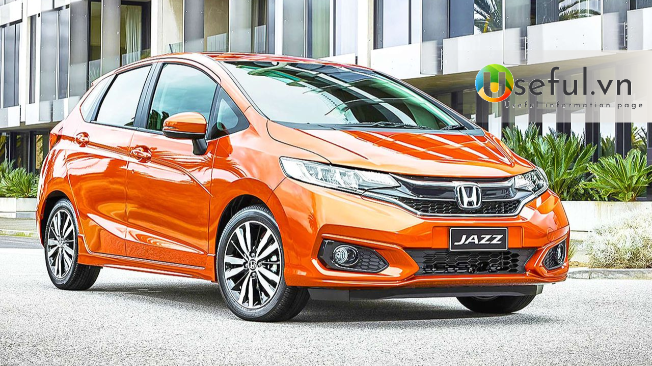 Thiết kế đầu xe Honda Jazz mang phong cách hiện đại và năng động với cụm lưới tản nhiệt mạ chrome kết hợp với cụm đèn pha LED sắc sảo