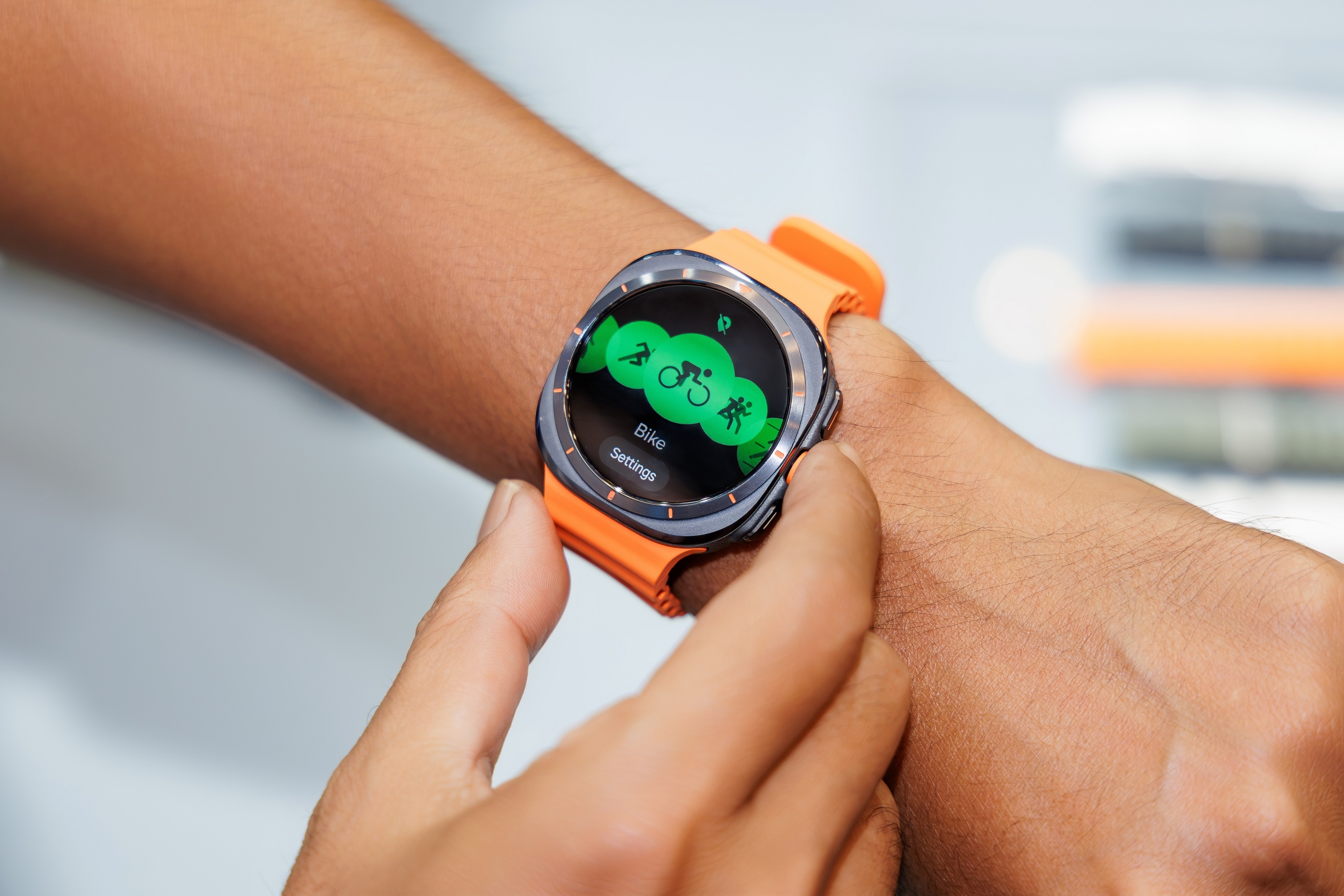 Galaxy Watch Ultra, Galaxy Watch7 anh 2