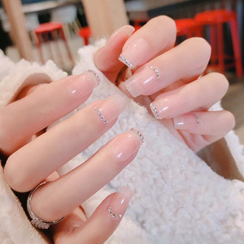 Review những mẫu nail cưới xinh dành cho ngày trọng đại