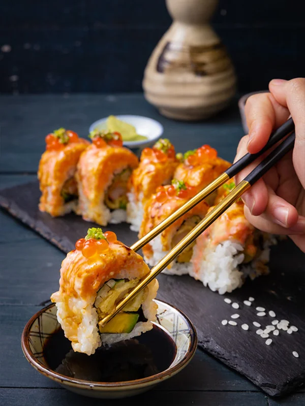 Cùng thưởng thức món sushi hương vị truyền thống Nhật