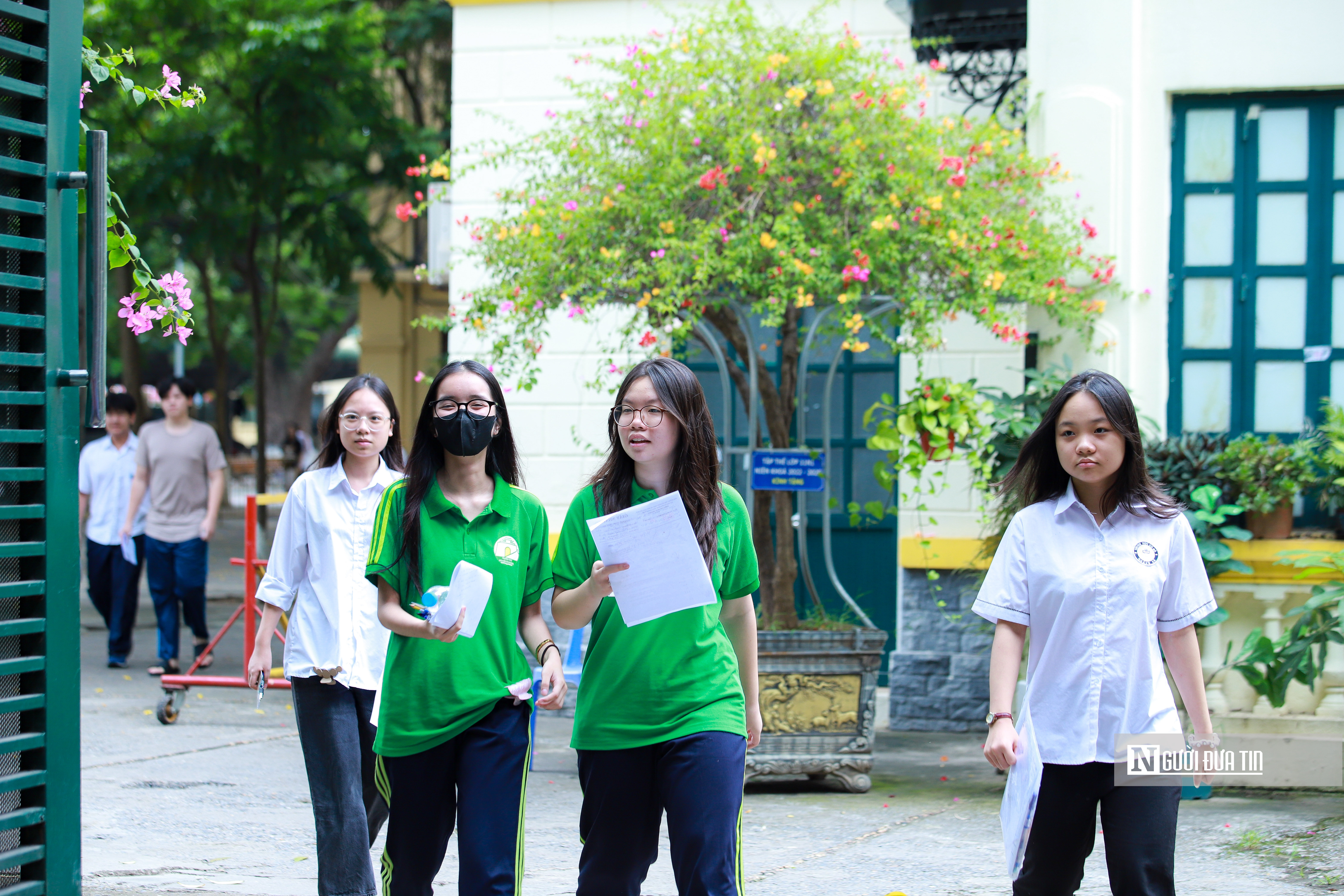 Chuyên gia dự đoán điểm chuẩn xét tuyển ngành thương mại điện tử- Ảnh 2.