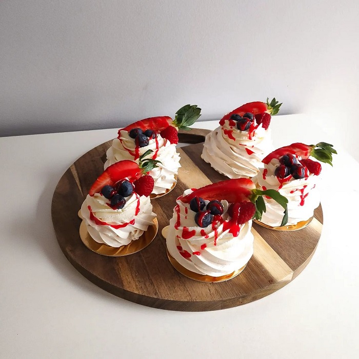 Bánh Pavlova là món bánh ngọt nổi tiếng thế giới mà bạn nên ăn thử