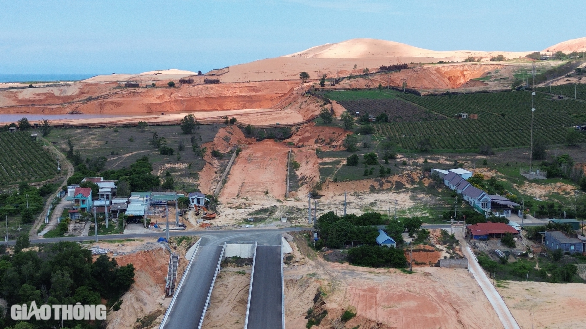 Đường ven biển Phan Thiết - Kê Gà vướng mỏ ti tan, chậm tiến độ- Ảnh 3.