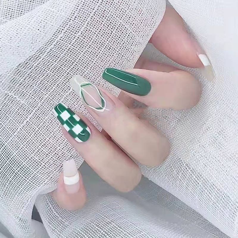 Gợi ý mẫu nail màu xanh tươi mát mà độ tuổi nào cũng làm được