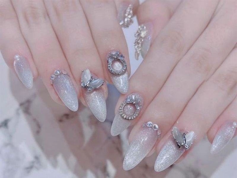 Top 10 mẫu nail đính ngọc trai sang chảnh dành cho phái nữ