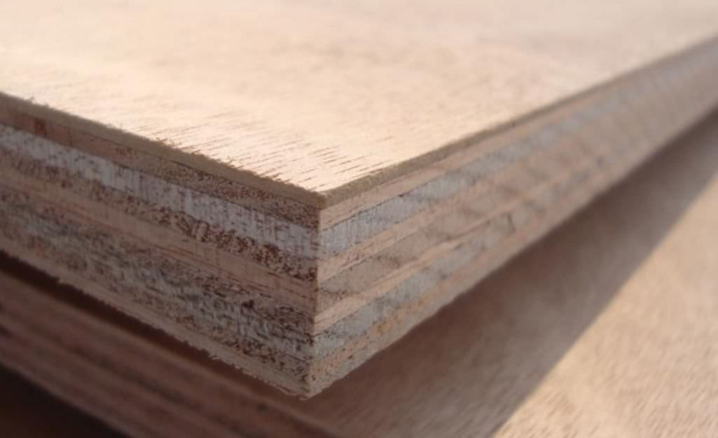 Gỗ plywood cần được trải qua quá trình xử lý kỹ càng để tránh được cong vênh, mối mọt