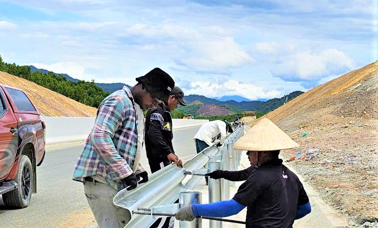 Cận cảnh cao tốc Vân Phong - Nha Trang vượt núi xuyên đồng, chạy đà về đích- Ảnh 7.