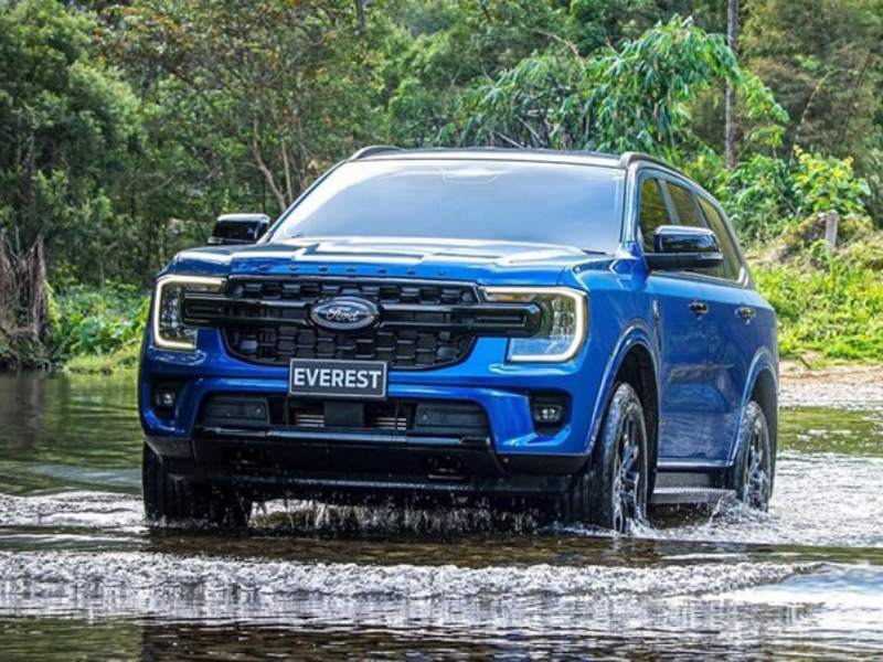 Ford Everest 2024: Khẳng định vị thế SUV 7 chỗ hàng đầu, chinh phục mọi nẻo đường