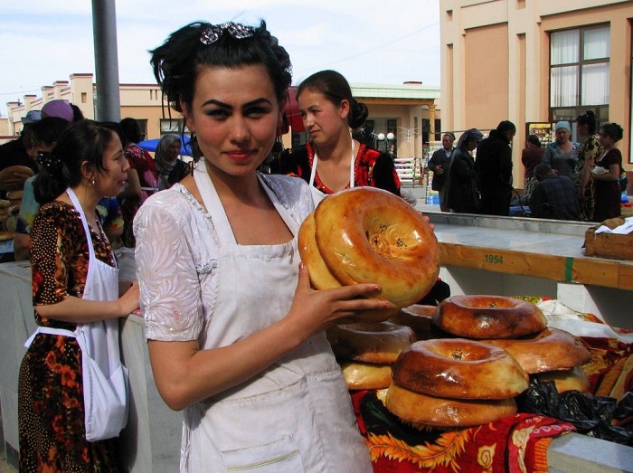 Uzbekistan có rất nhiều loại bánh mì - ẩm thực Uzbekistan