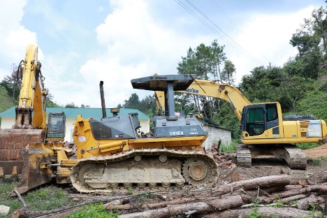 Mặt bằng "xôi đỗ", máy móc thi công hai cao tốc qua Lạng Sơn "án binh bất động"- Ảnh 2.