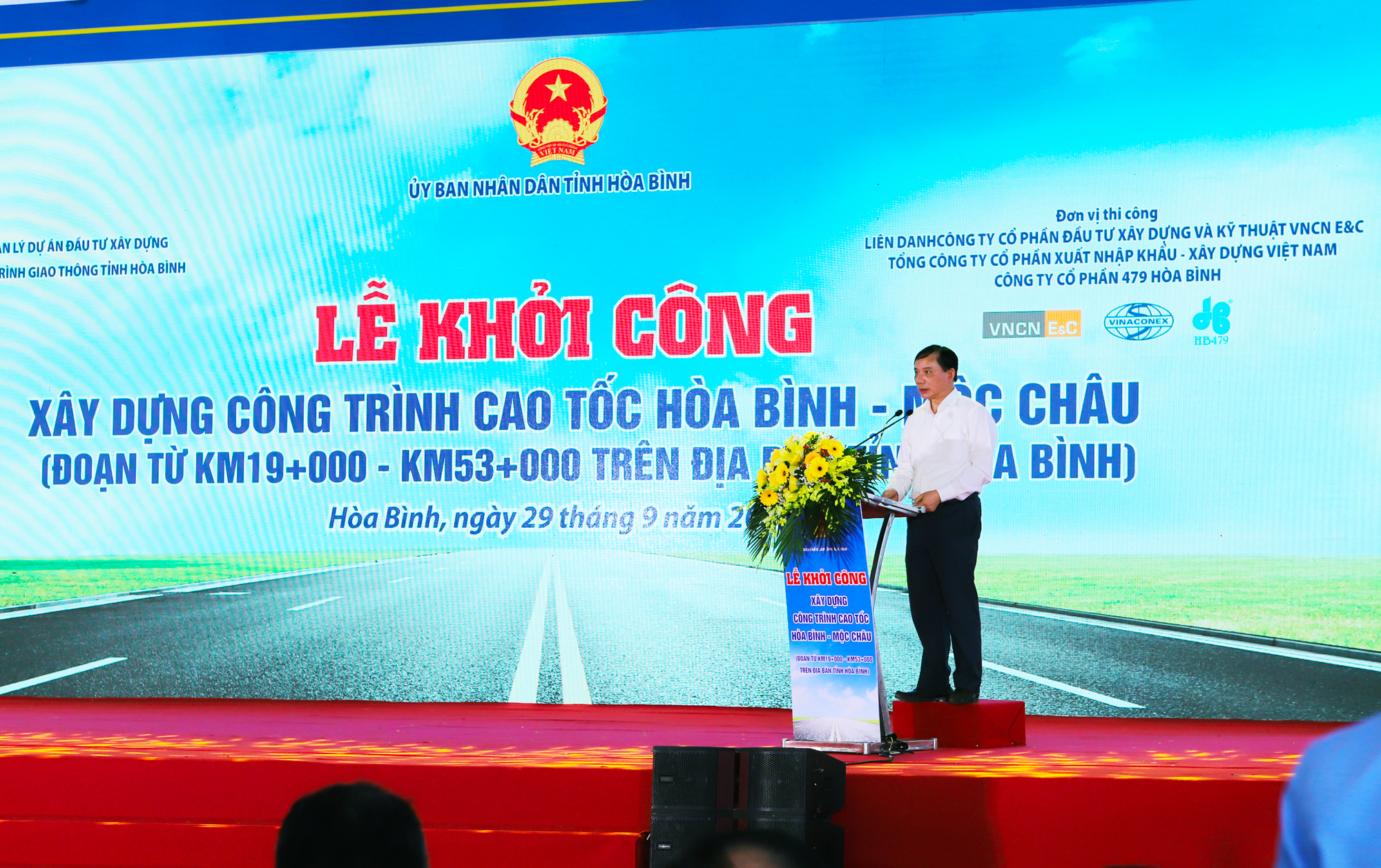 Thủ tướng phát lệnh khởi công tuyến cao tốc 10.000 tỷ đồng tại Hòa Bình- Ảnh 7.