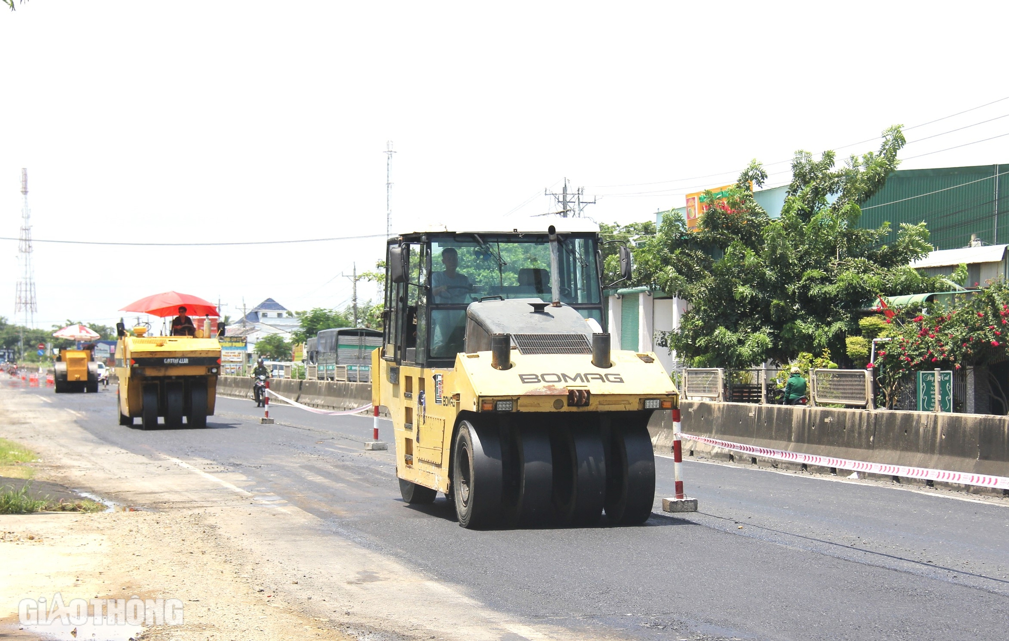 Sửa chữa mặt đường quốc lộ 1 tại nút giao vào cao tốc Phan Thiết - Dầu Giây- Ảnh 1.