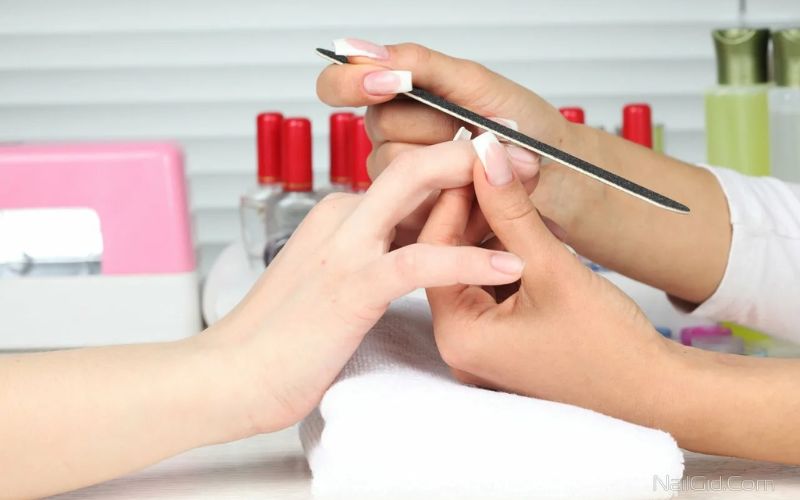 Những điều cần biết khi làm nail tại Séc cho người định cư