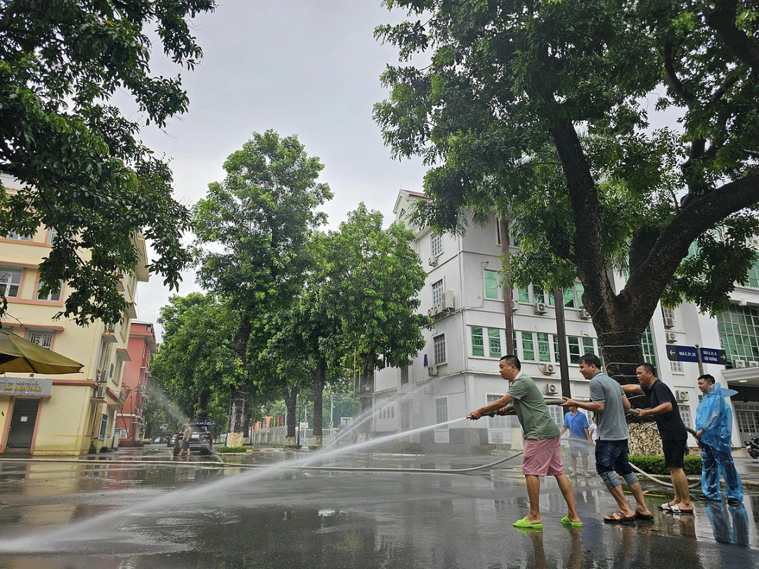 Loạt trường đại học thông báo "thượng khẩn" sau bão số 3 Yagi- Ảnh 2.