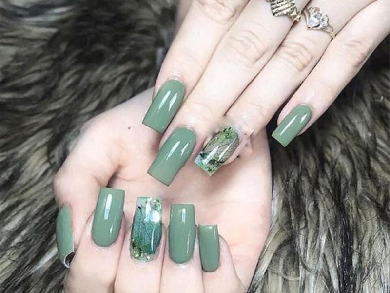 Cách làm nail màu xanh ngọc đẹp đơn giản nhã nhặn