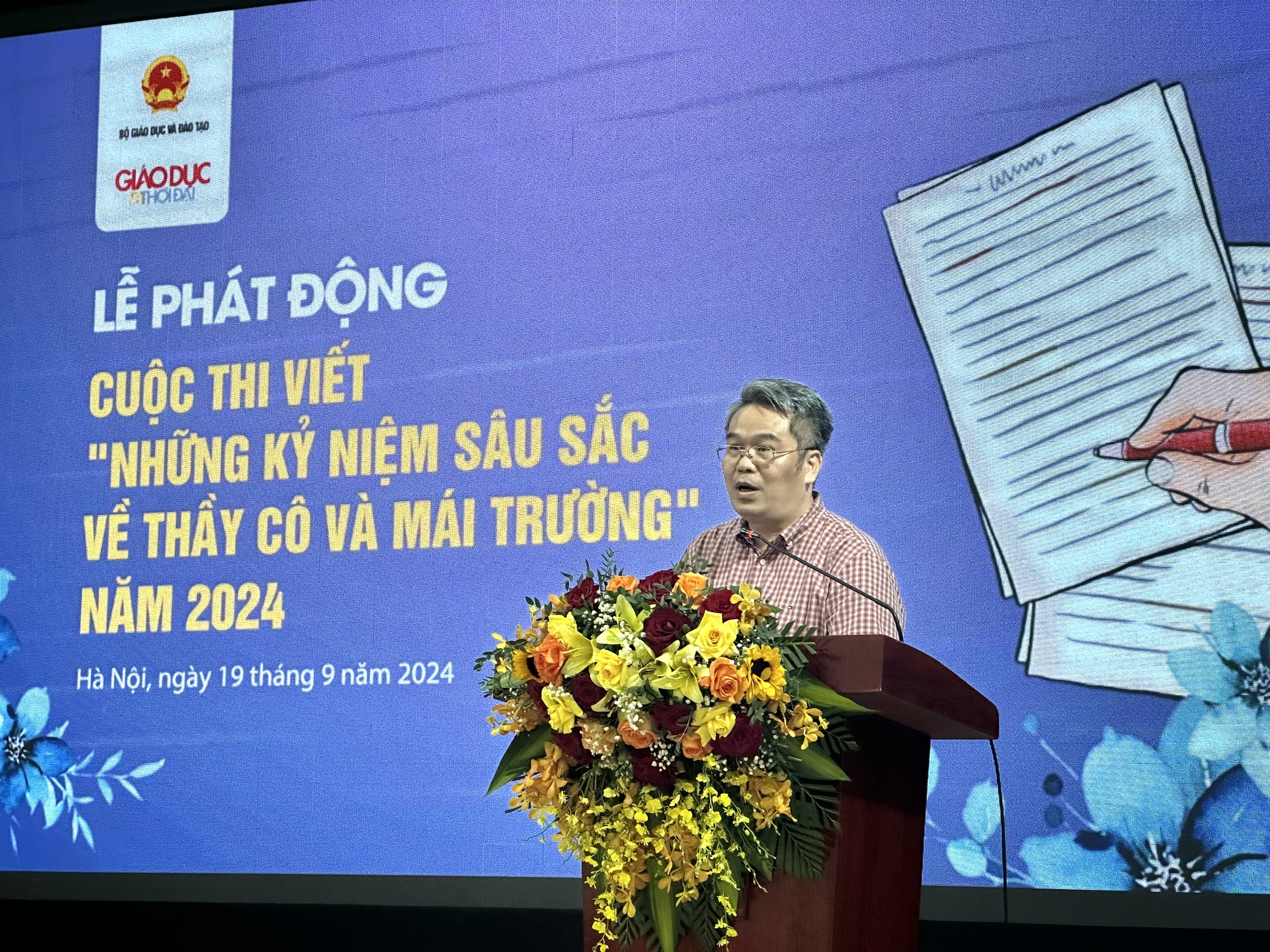 Khuyến khích cây bút trẻ viết về kỷ niệm thầy cô và mái trường- Ảnh 2.