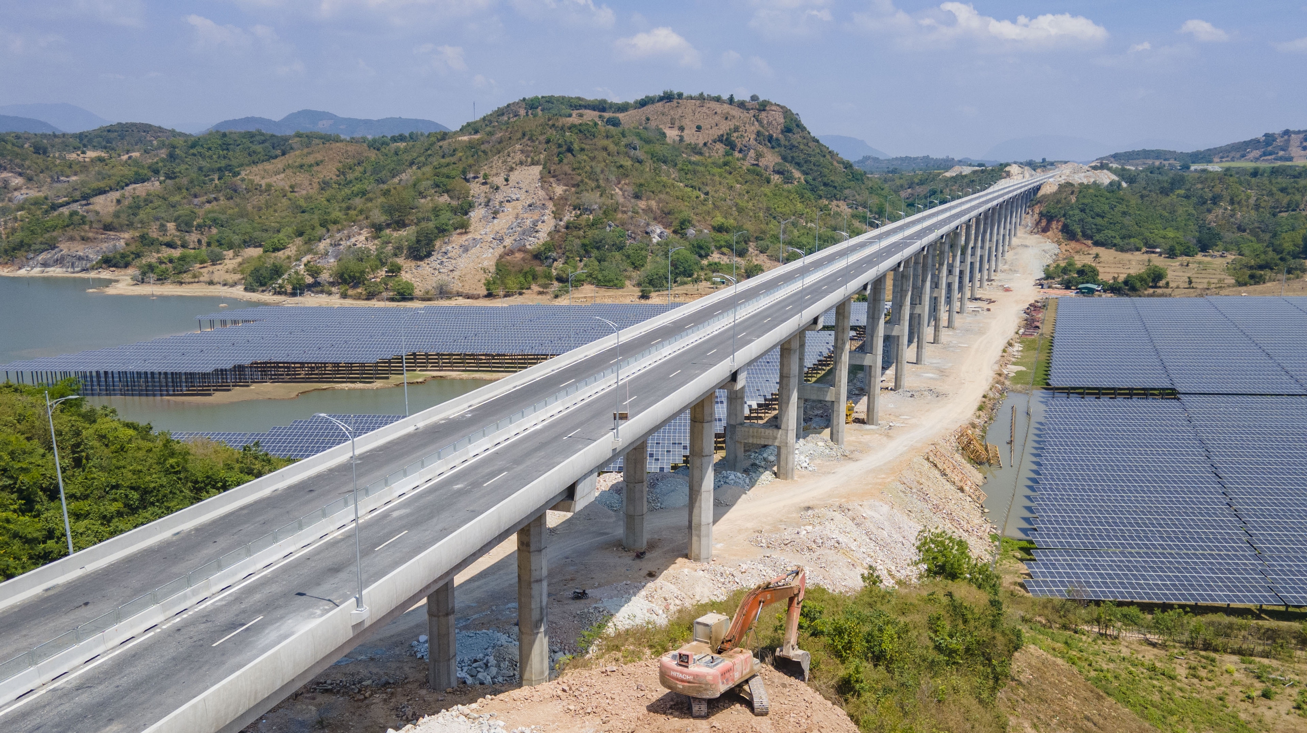 Chạy đua khởi công 5 dự án giao thông lớn những tháng cuối năm- Ảnh 1.