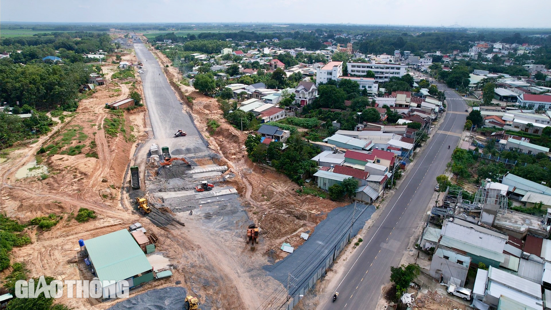 Có mặt bằng, dự án vành đai 3 qua Đồng Nai nhộn nhịp thi công- Ảnh 1.