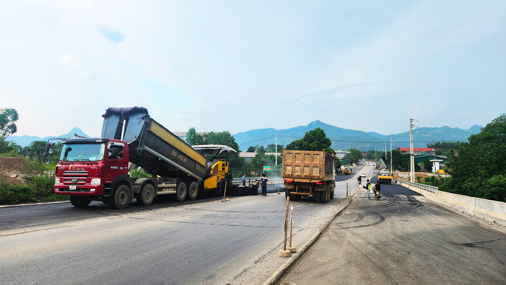 Hơn 11.000 tỷ đồng đầu tư hạ tầng giao thông, tạo đà cho Hòa Bình phát triển- Ảnh 1.