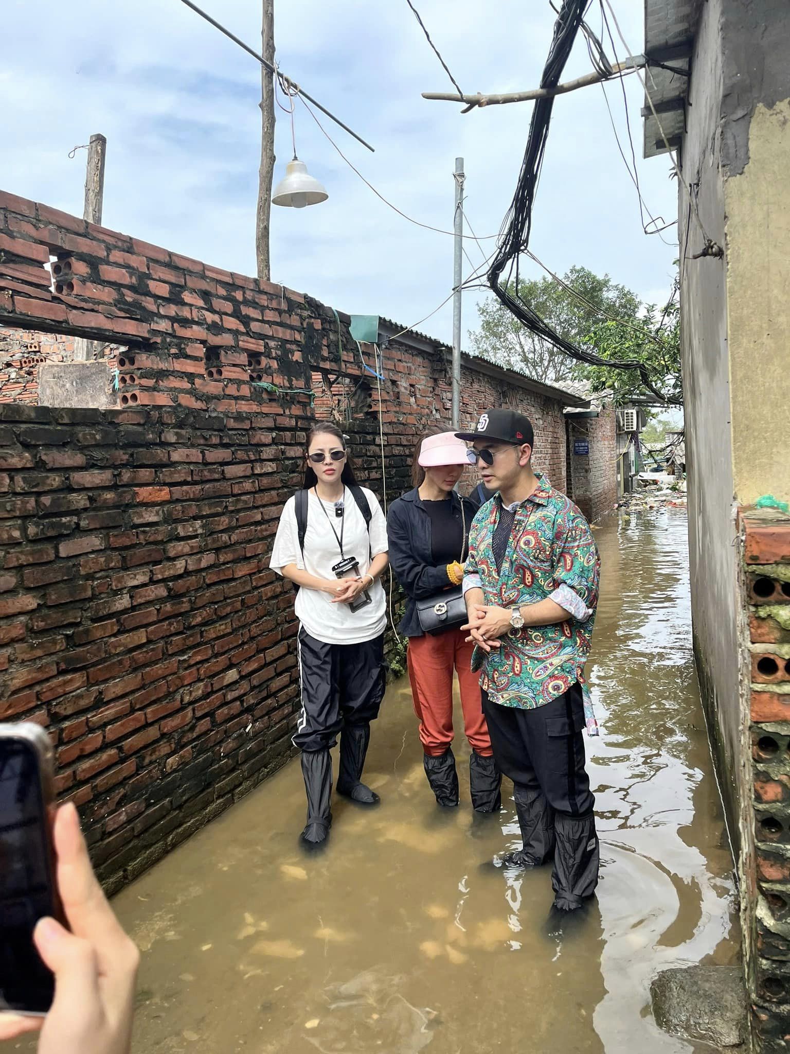 Quế Vân livestream kêu oan hậu ồn ào phông bạt: Khóc vì mất việc, bán tài sản, phản pháo 1 sao nữ Vbiz - Ảnh 2.